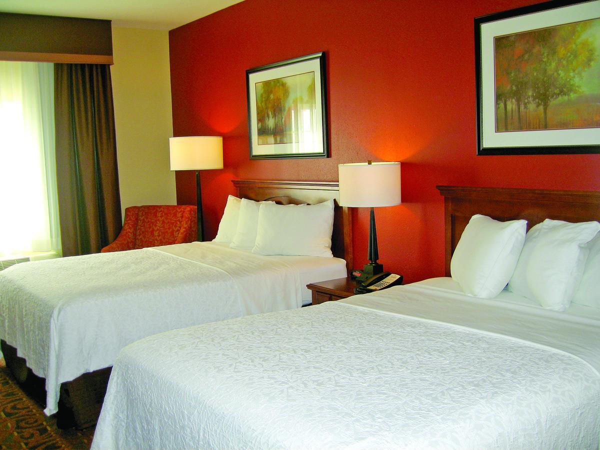 Savanna Inn & Suites Extérieur photo